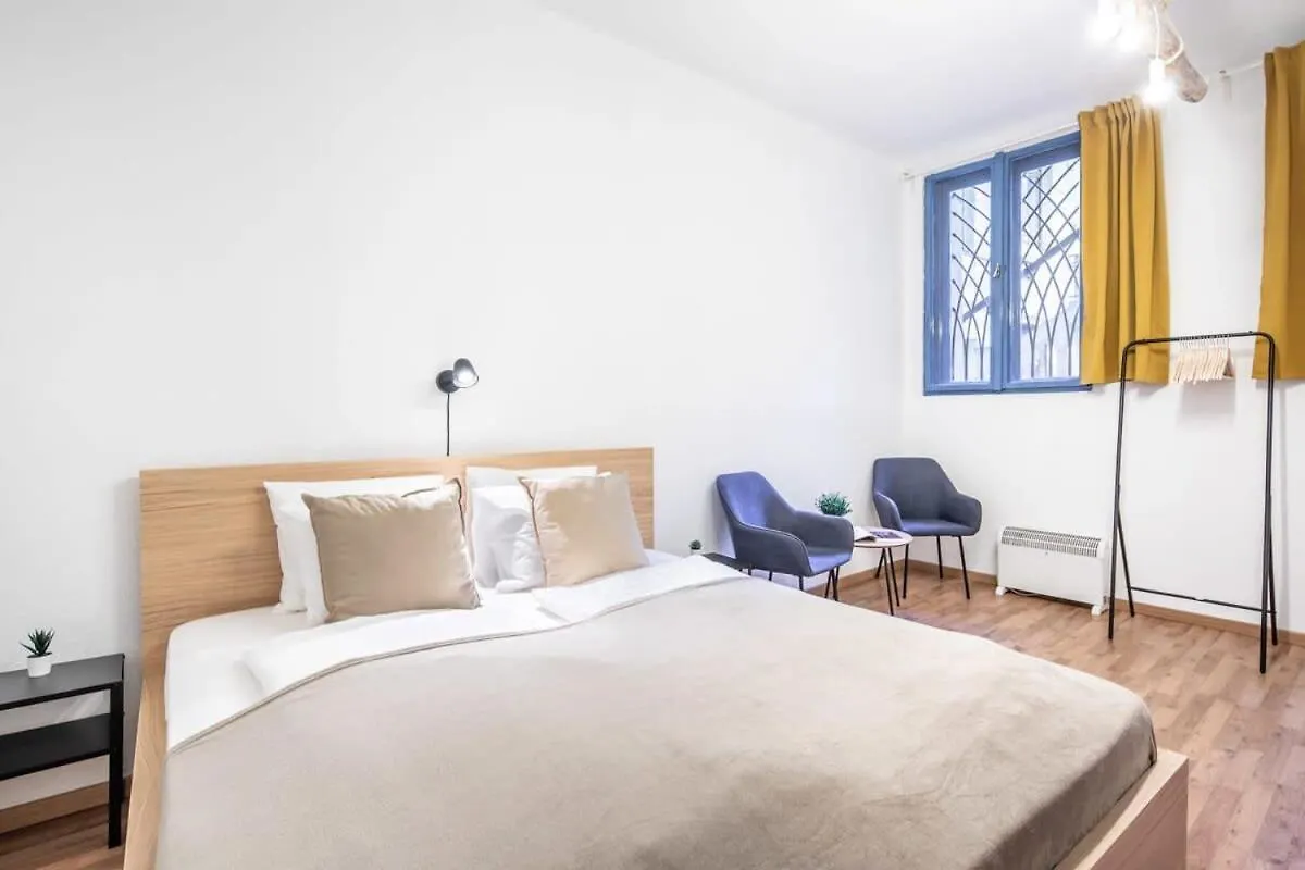 Convenient Apartment At Gastro Driven Location Budapeşte 0*,