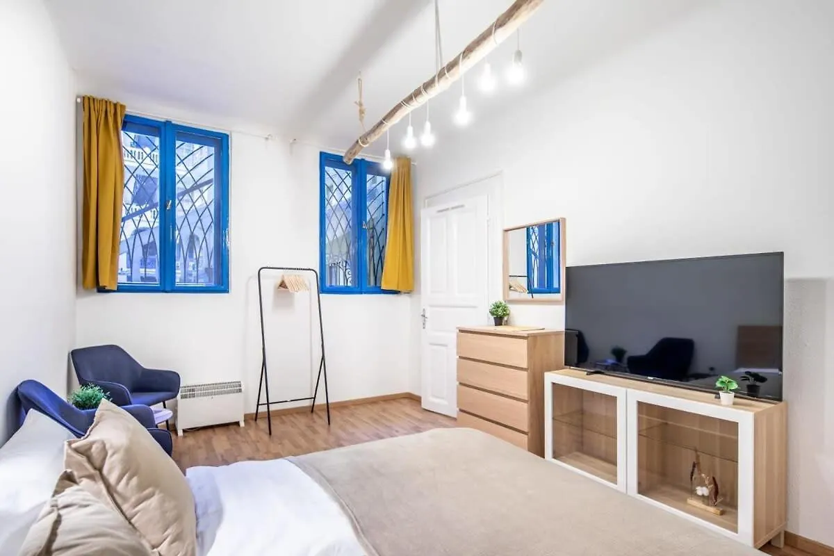 Convenient Apartment At Gastro Driven Location Budapest