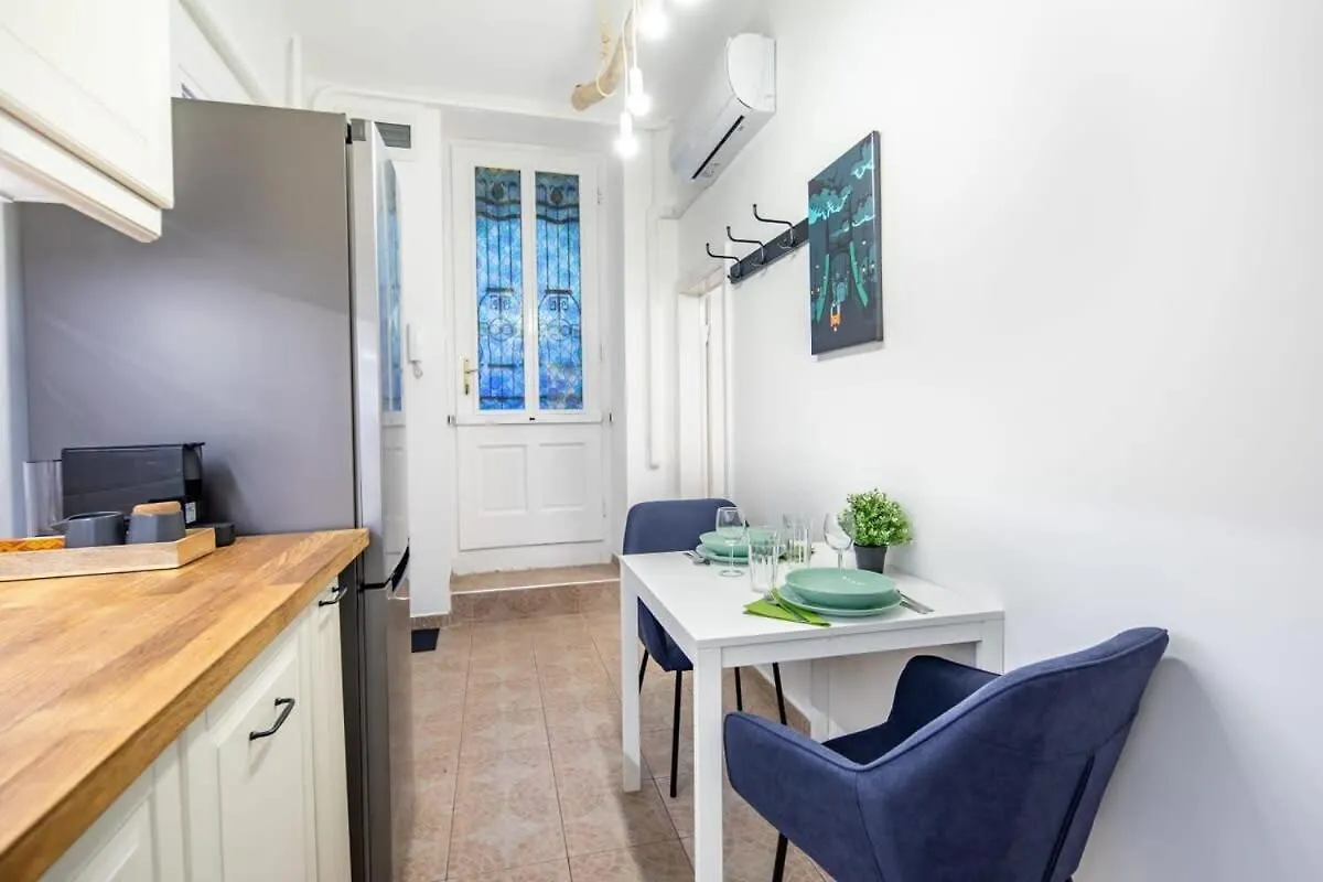 Convenient Apartment At Gastro Driven Location Budapest