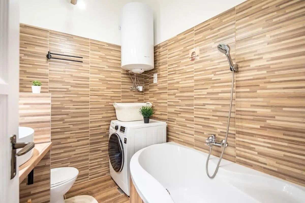 Convenient Apartment At Gastro Driven Location Budapest Hungría