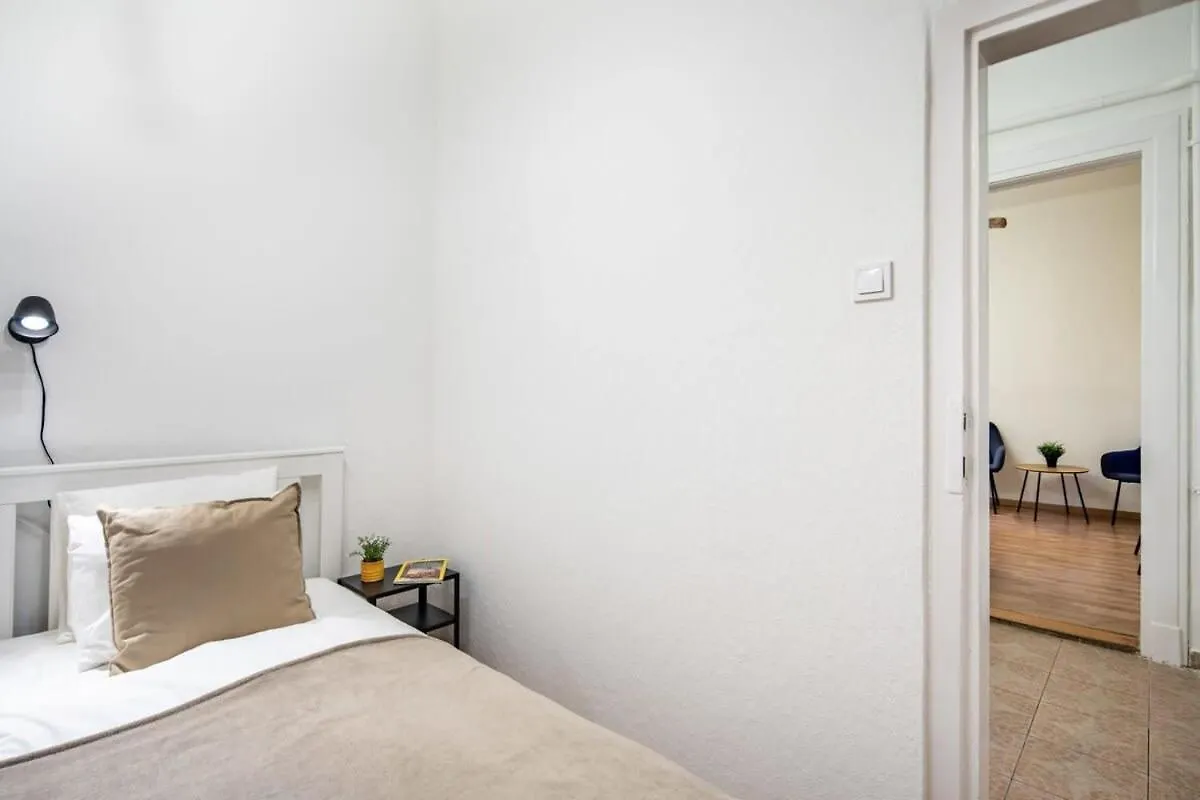 Convenient Apartment At Gastro Driven Location Budapest