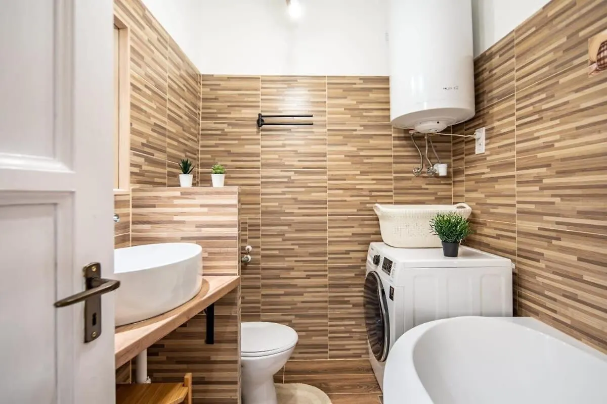 Convenient Apartment At Gastro Driven Location Budapeşte